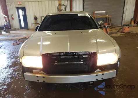 2008 Chrysler 300C z USA, uszkodzony, nr VIN 2C3KA63H28H137222